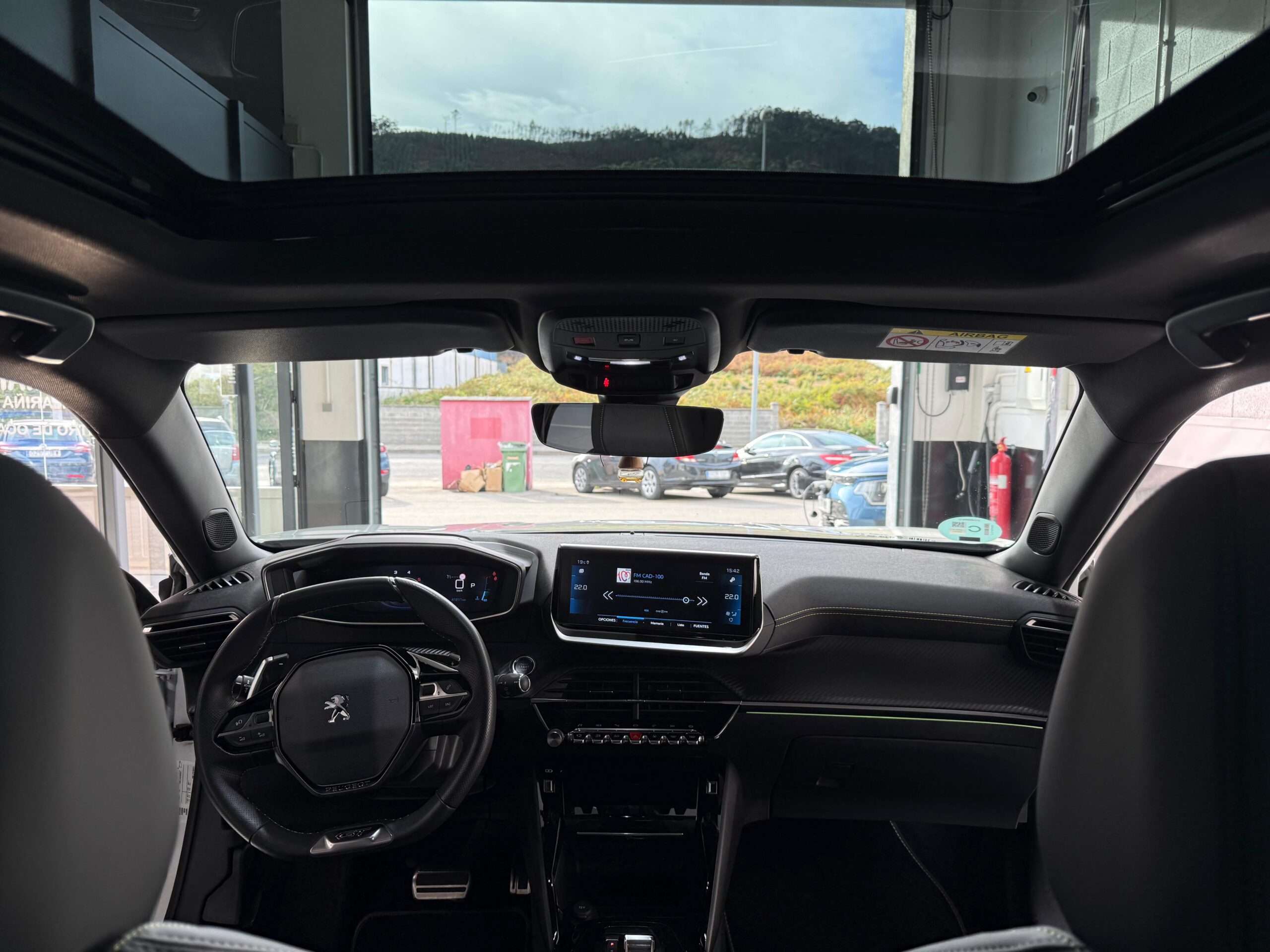 PEUGEOT 2008 GT BlueHdi 130 - Imagen 7