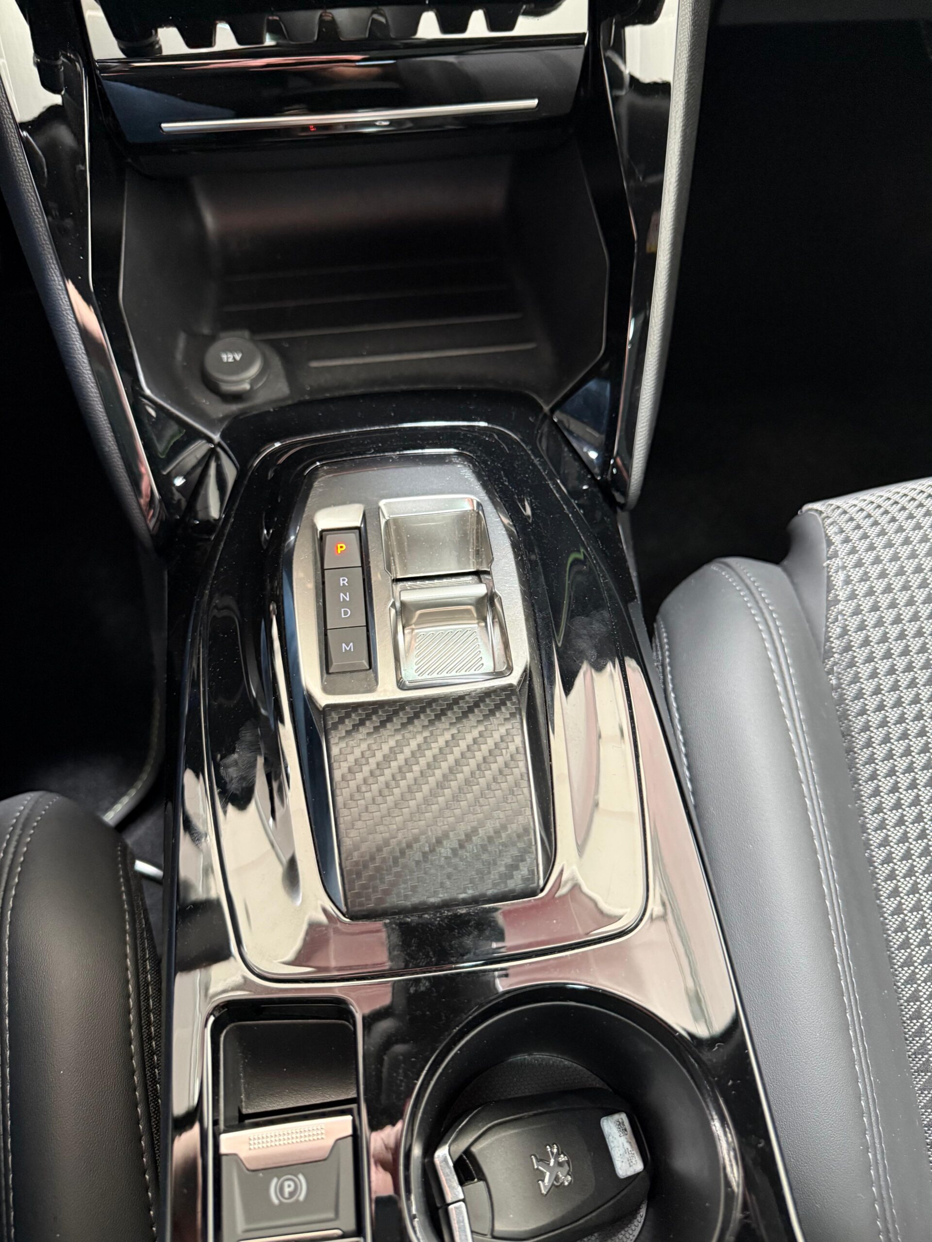 PEUGEOT 2008 GT BlueHdi 130 - Imagen 16