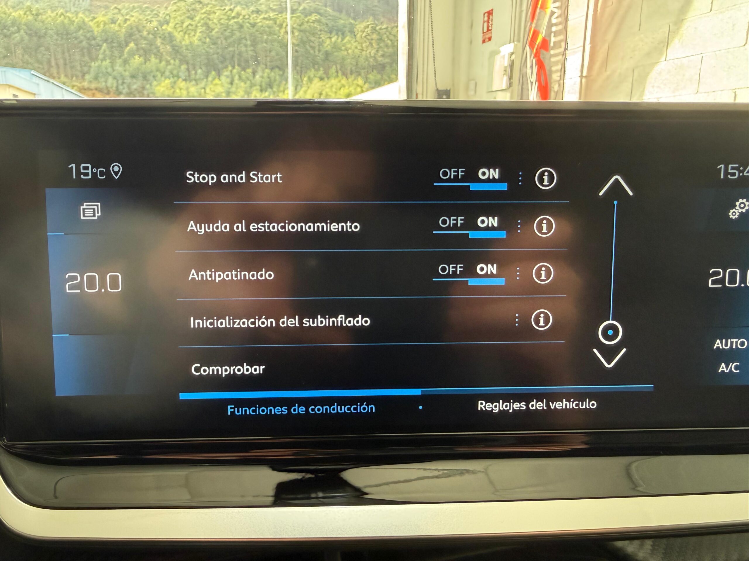 PEUGEOT 2008 GT BlueHdi 130 - Imagen 19