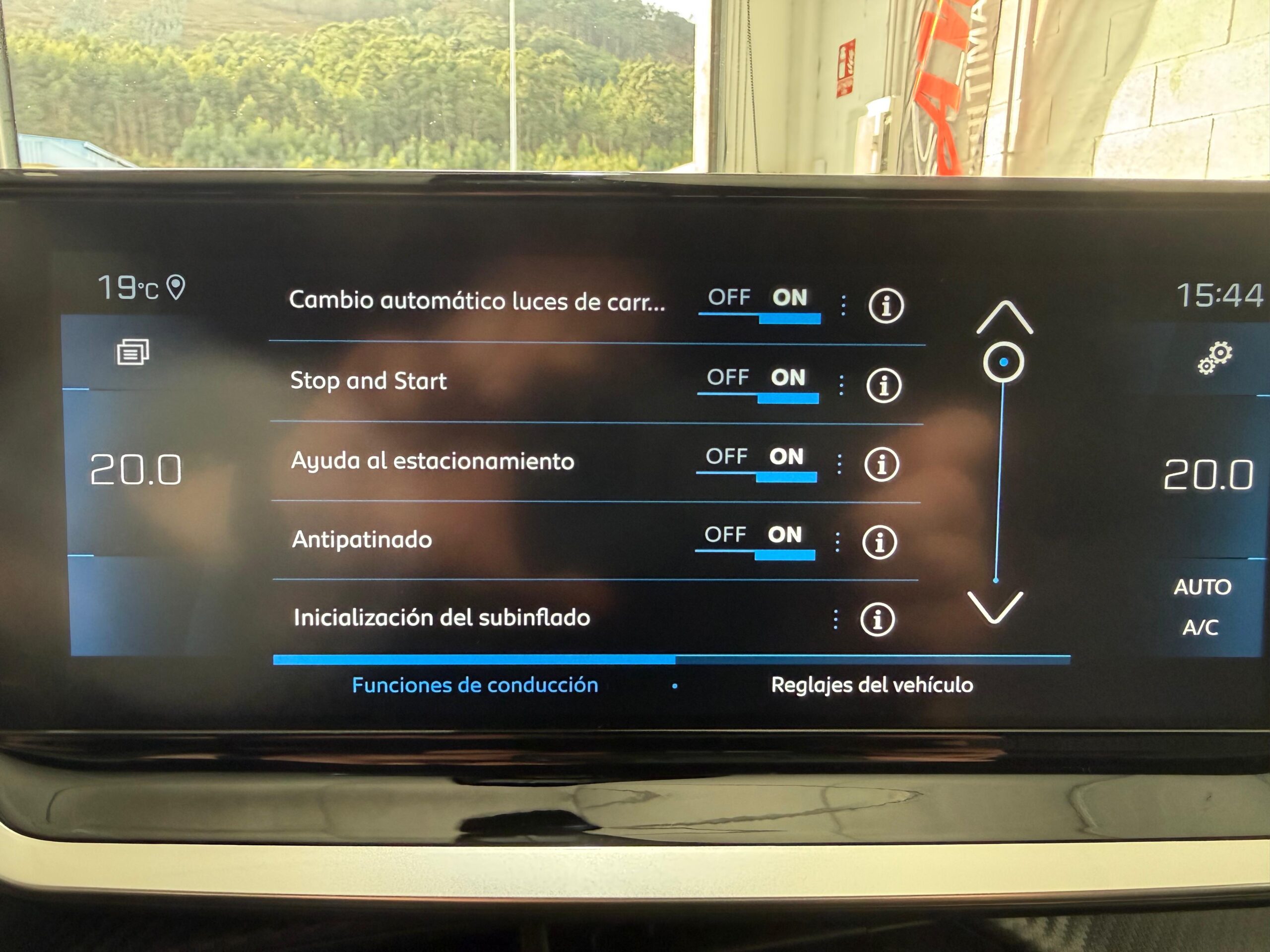 PEUGEOT 2008 GT BlueHdi 130 - Imagen 20