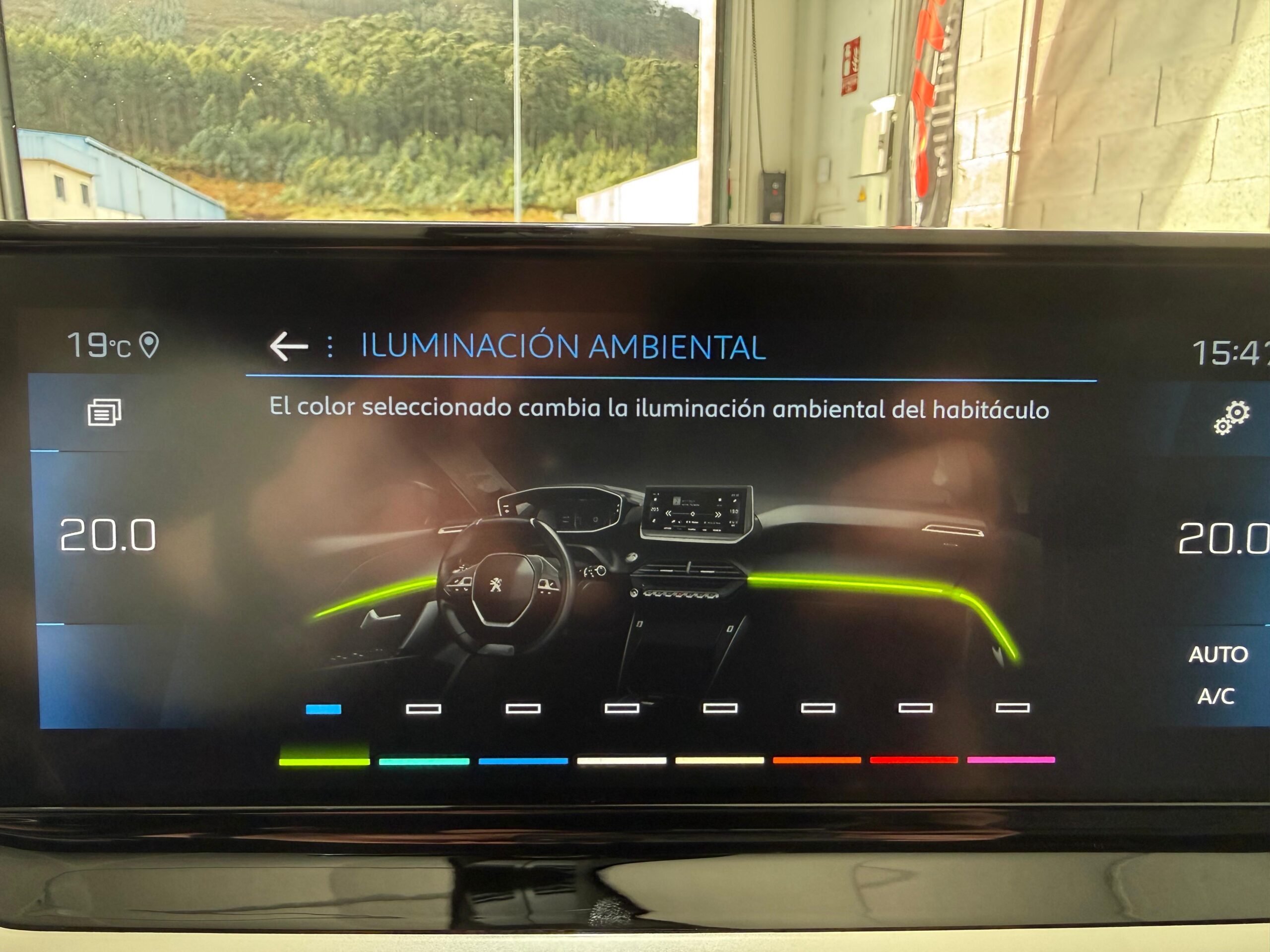 PEUGEOT 2008 GT BlueHdi 130 - Imagen 22