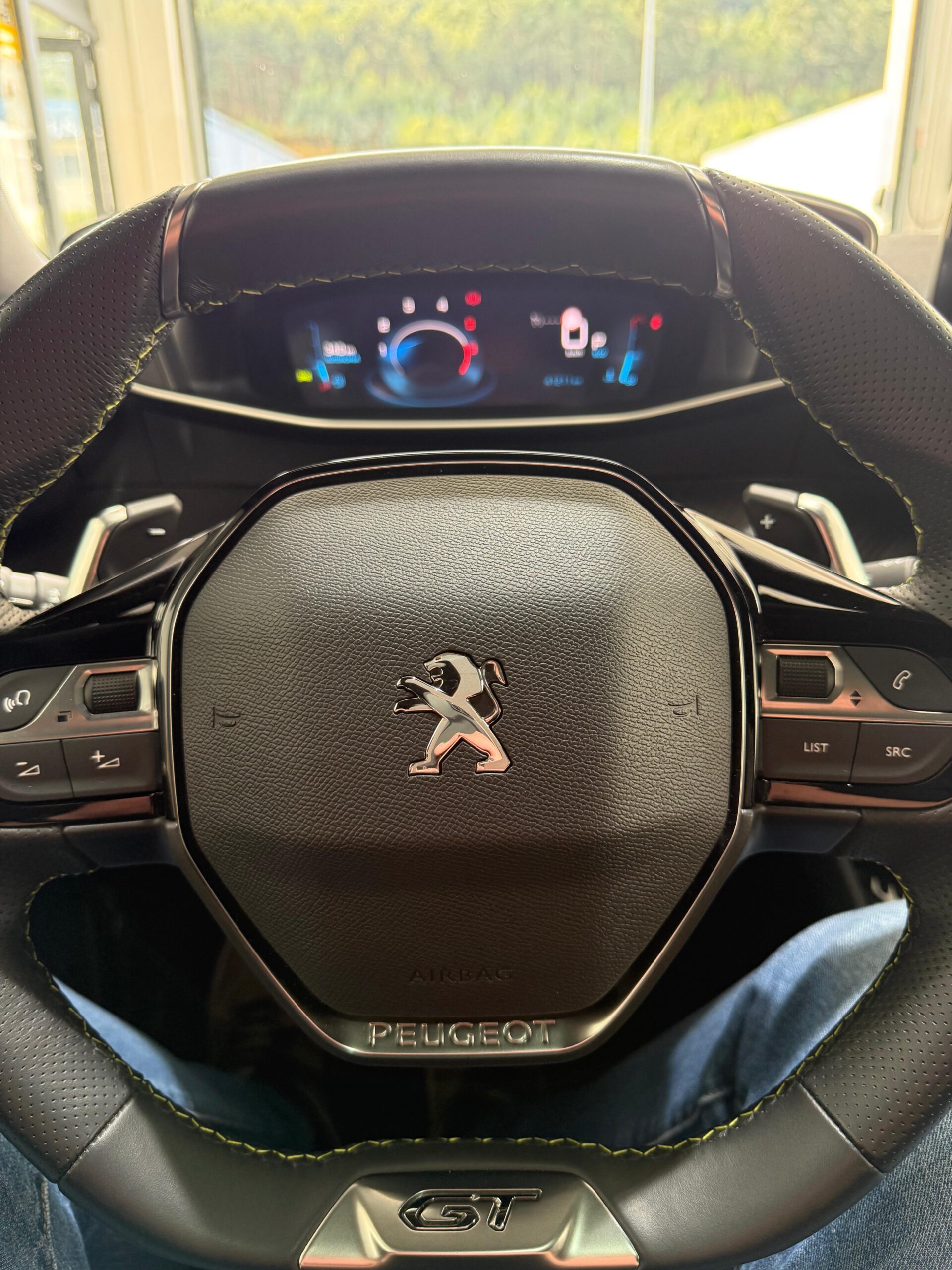 PEUGEOT 2008 GT BlueHdi 130 - Imagen 26