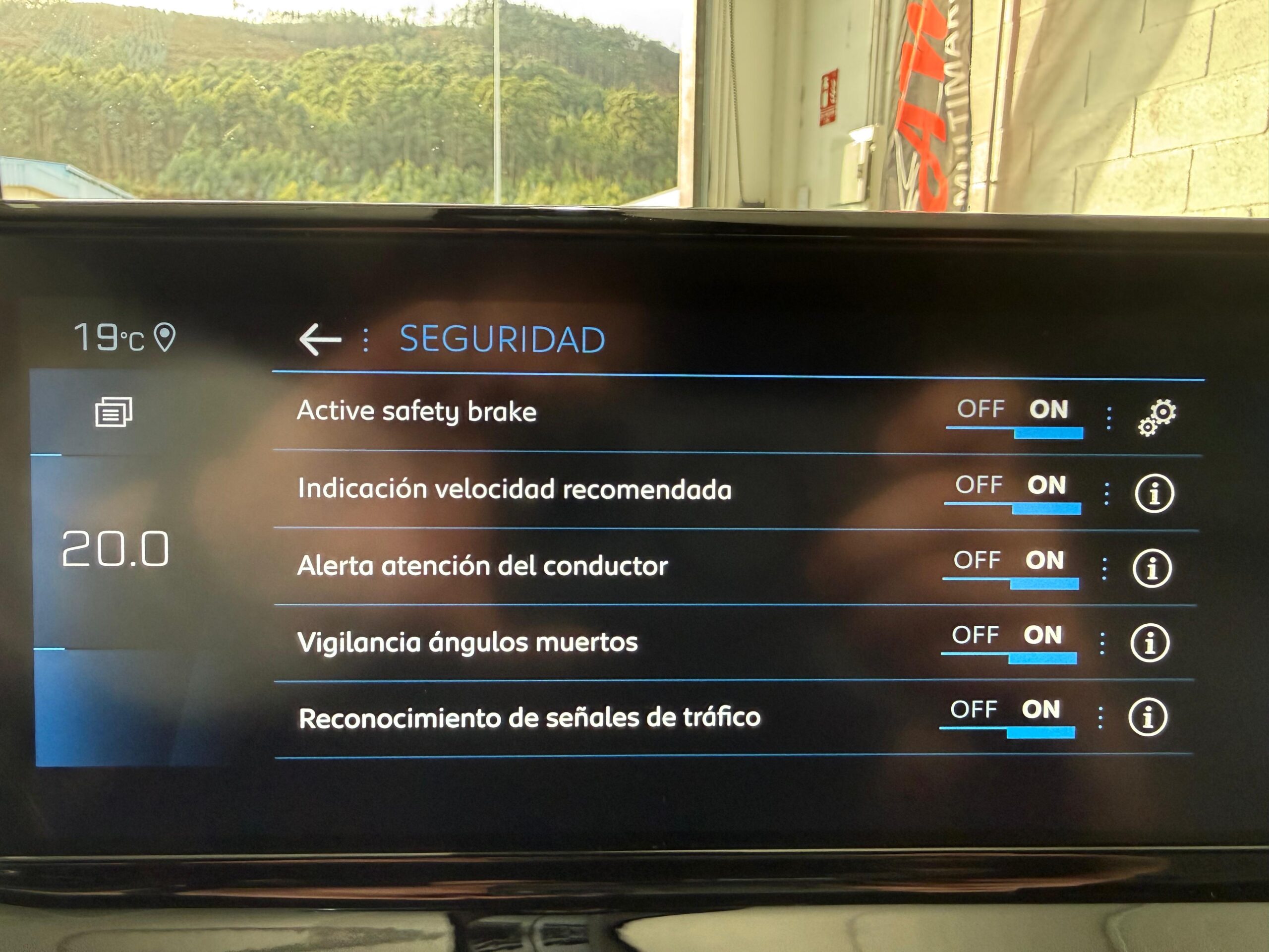 PEUGEOT 2008 GT BlueHdi 130 - Imagen 28