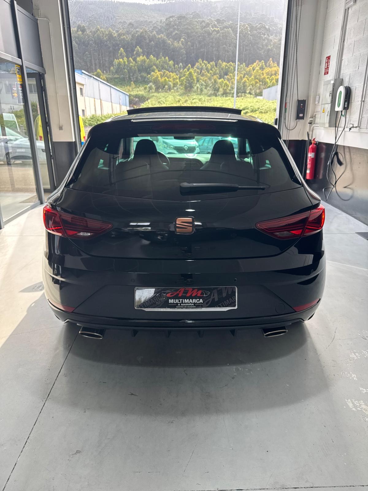 SEAT LEON CUPRA (Black carbón) - Imagen 5