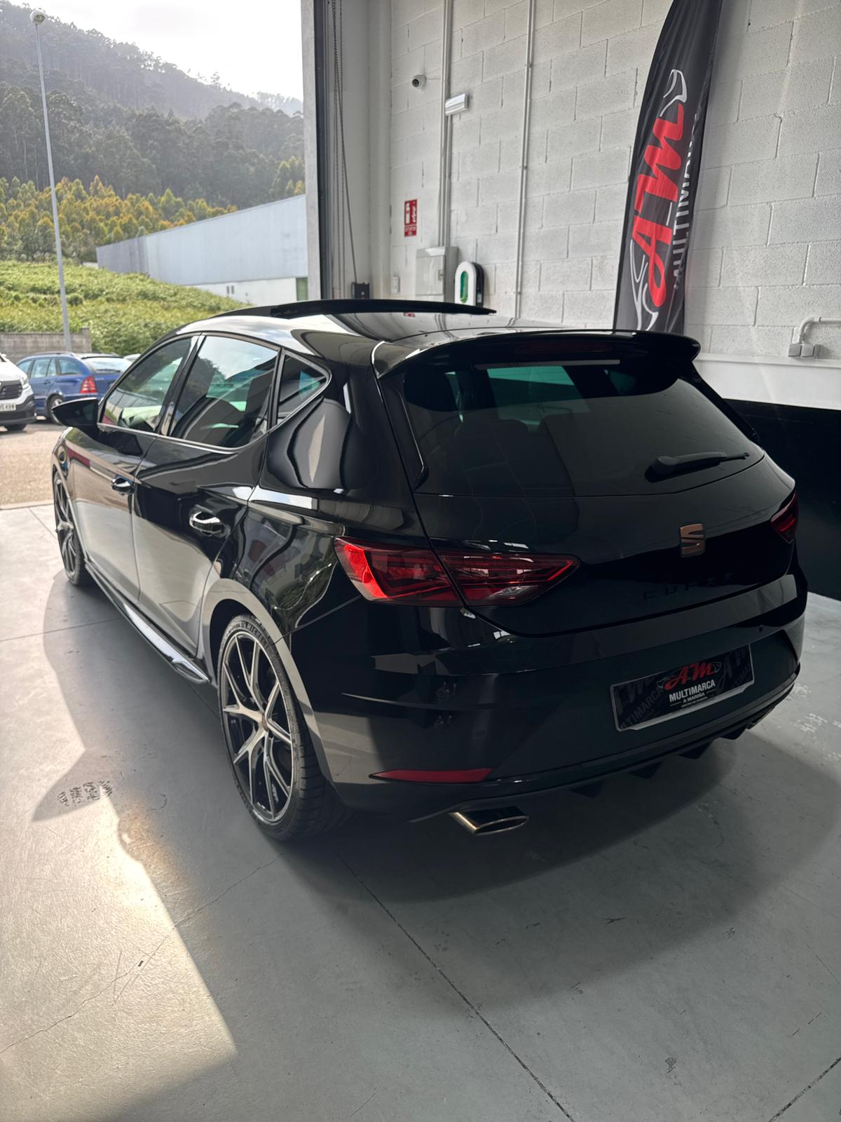 SEAT LEON CUPRA (Black carbón) - Imagen 6