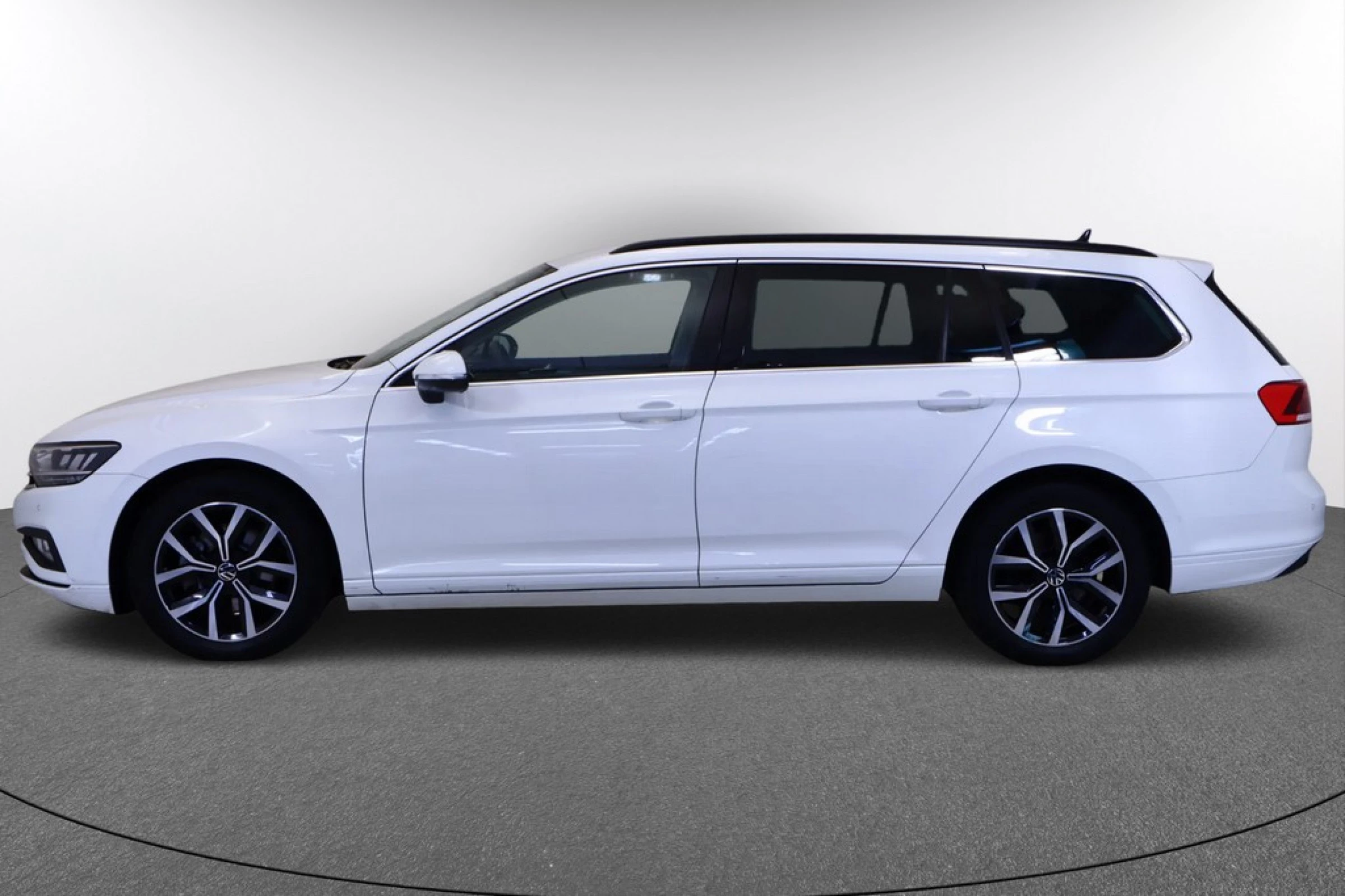 Volkswagen Passat Variant Executive 1.6 TDI 120 CV DSG - Imagen 8