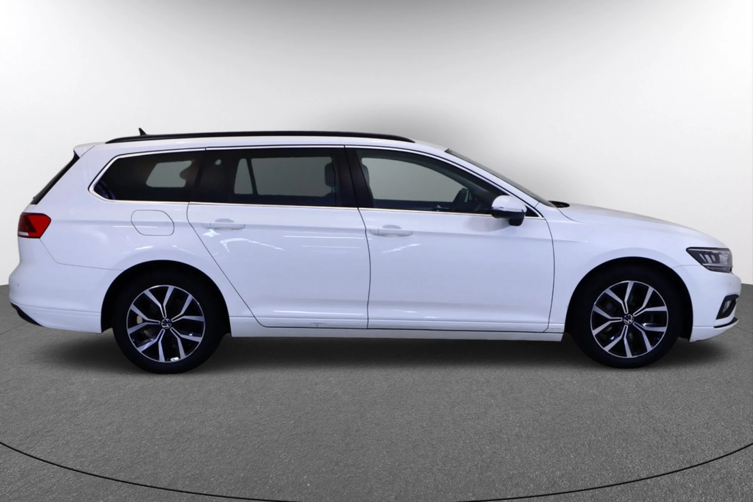 Volkswagen Passat Variant Executive 1.6 TDI 120 CV DSG - Imagen 4