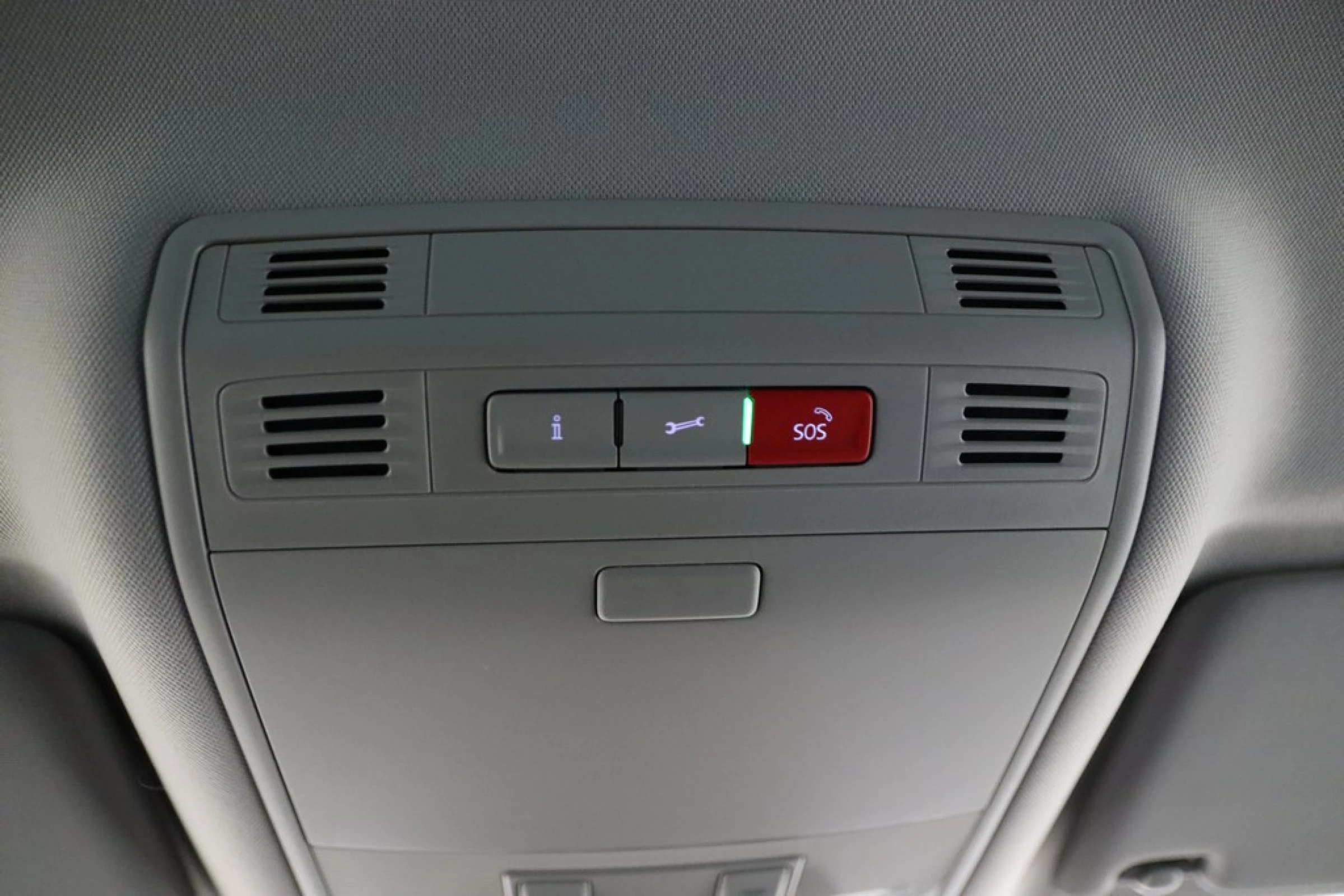 Volkswagen Passat Variant Executive 1.6 TDI 120 CV DSG - Imagen 25