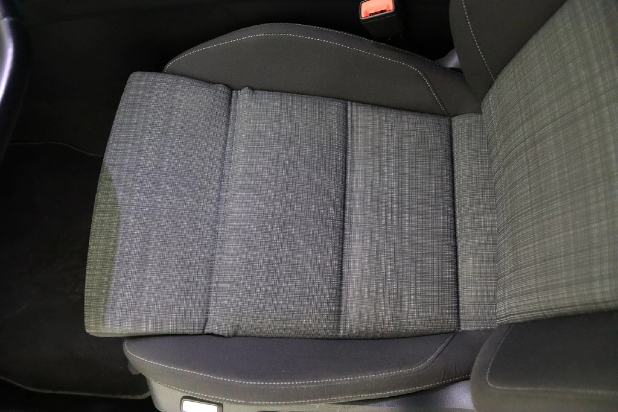 Volkswagen Passat Variant Executive 1.6 TDI 120 CV DSG - Imagen 31
