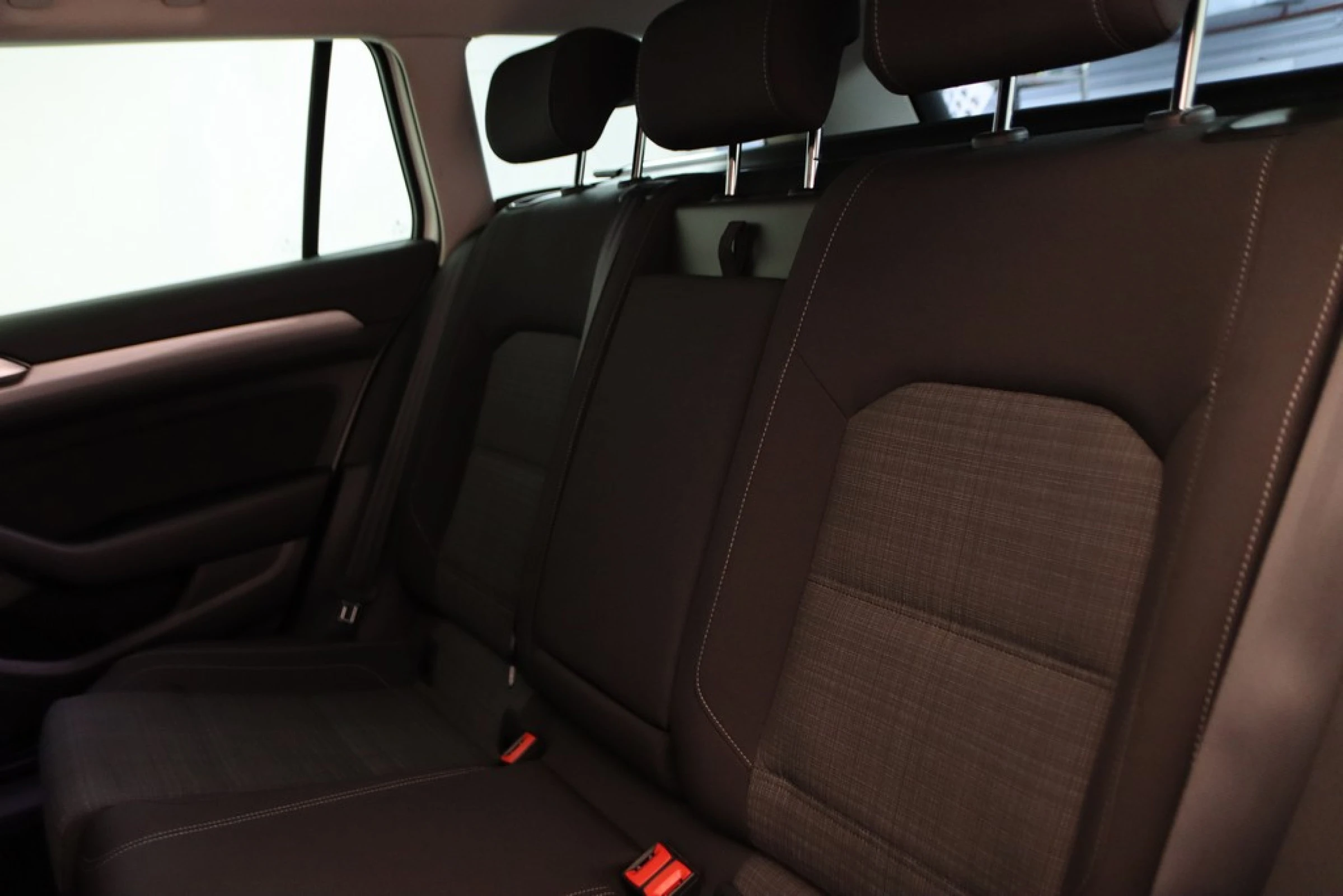Volkswagen Passat Variant Executive 1.6 TDI 120 CV DSG - Imagen 35