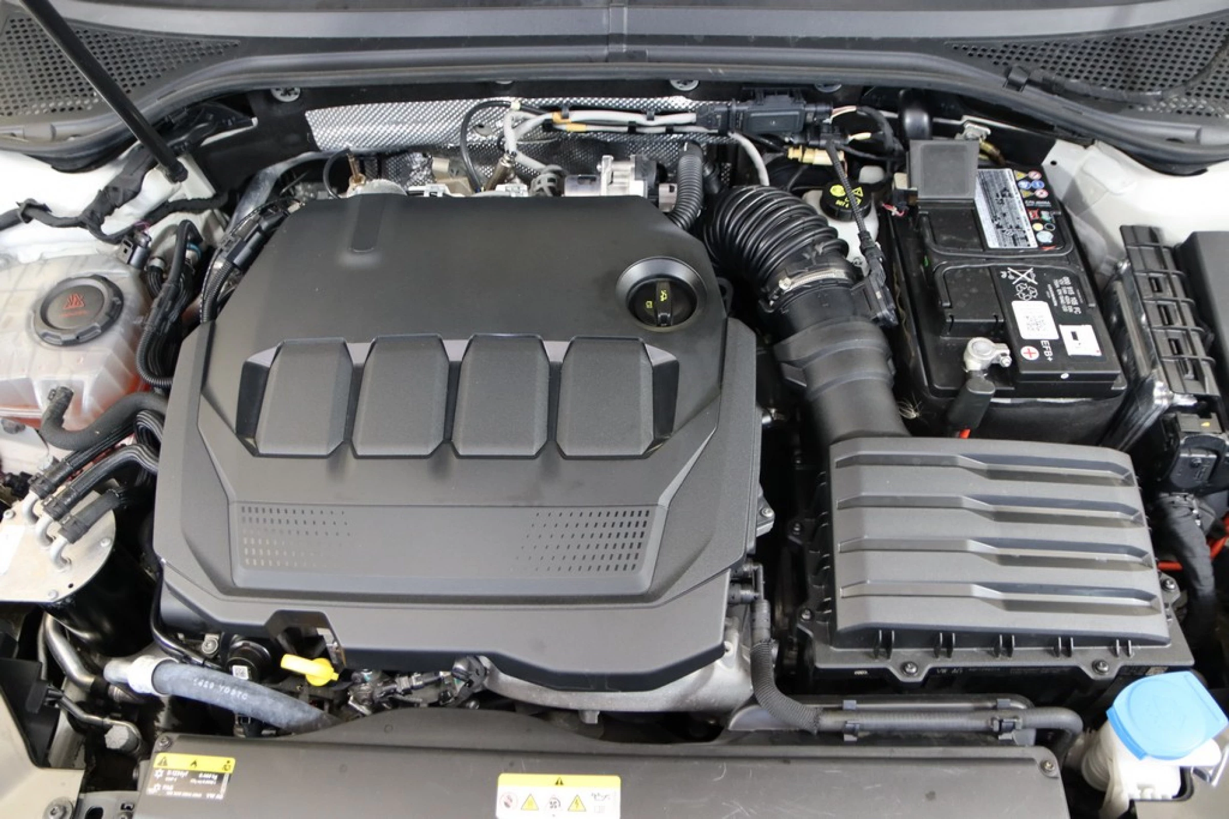 Volkswagen Passat Variant Executive 1.6 TDI 120 CV DSG - Imagen 48