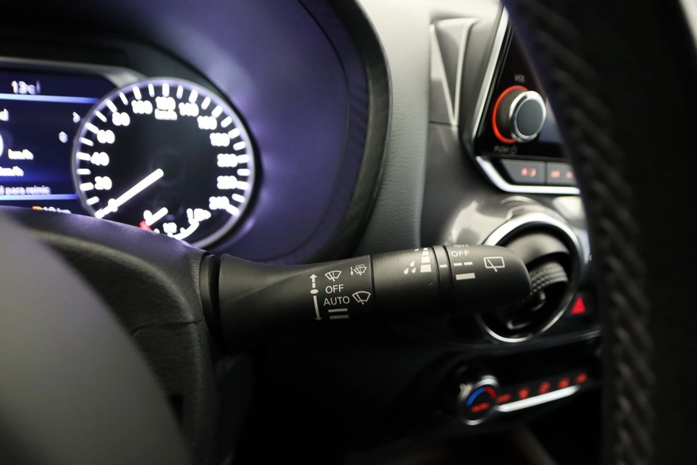 Nissan Juke 1.0 DIG-T 114 CV N-Connecta 6MT - Imagen 17
