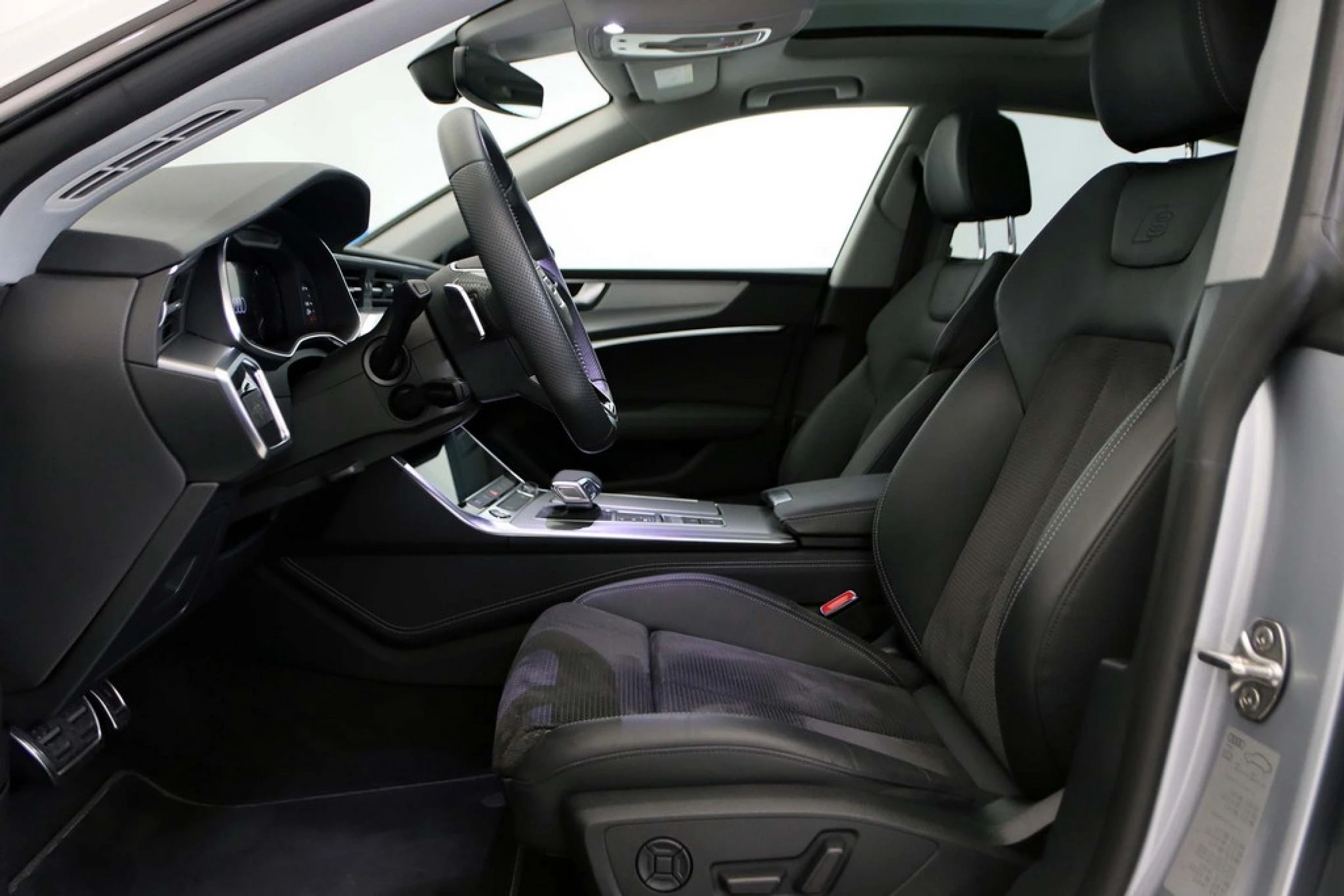 Audi A7 Sportback Competition 55 TFSIe quattro S tronic - Imagen 33
