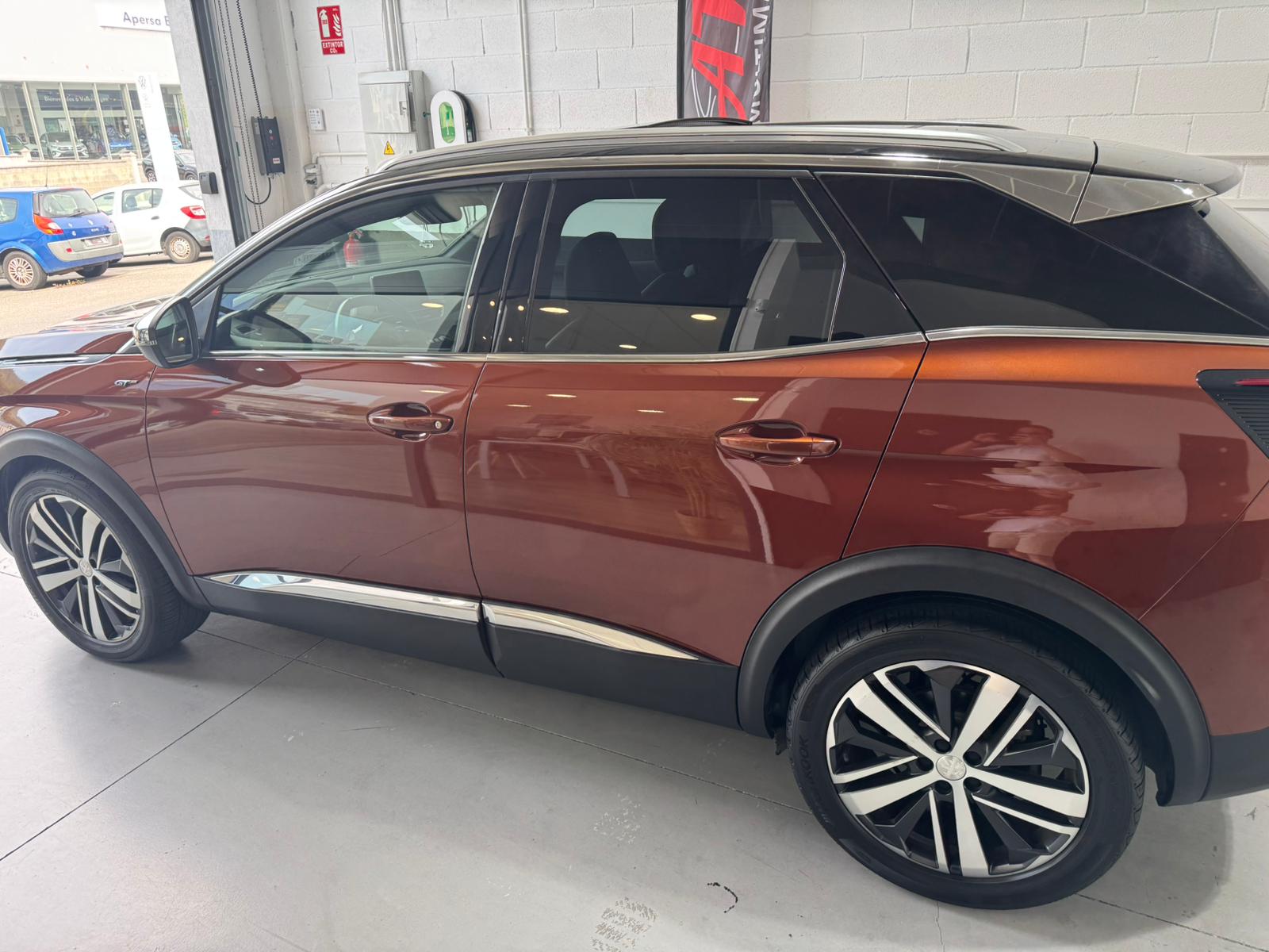 PEUGEOT 3008 2.0 BLUEHDI GT AUTO SS - Imagen 8