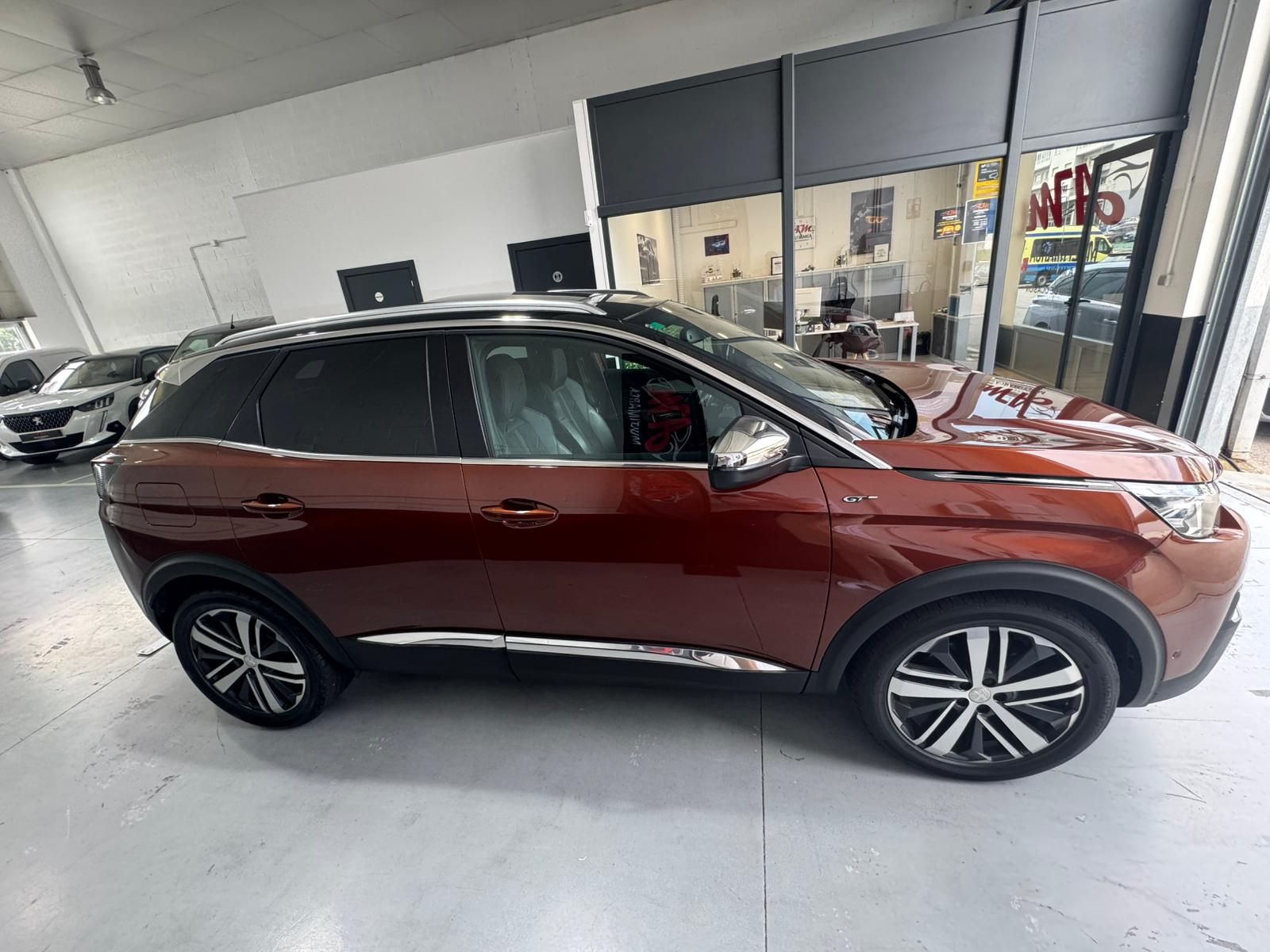 PEUGEOT 3008 2.0 BLUEHDI GT AUTO SS - Imagen 4