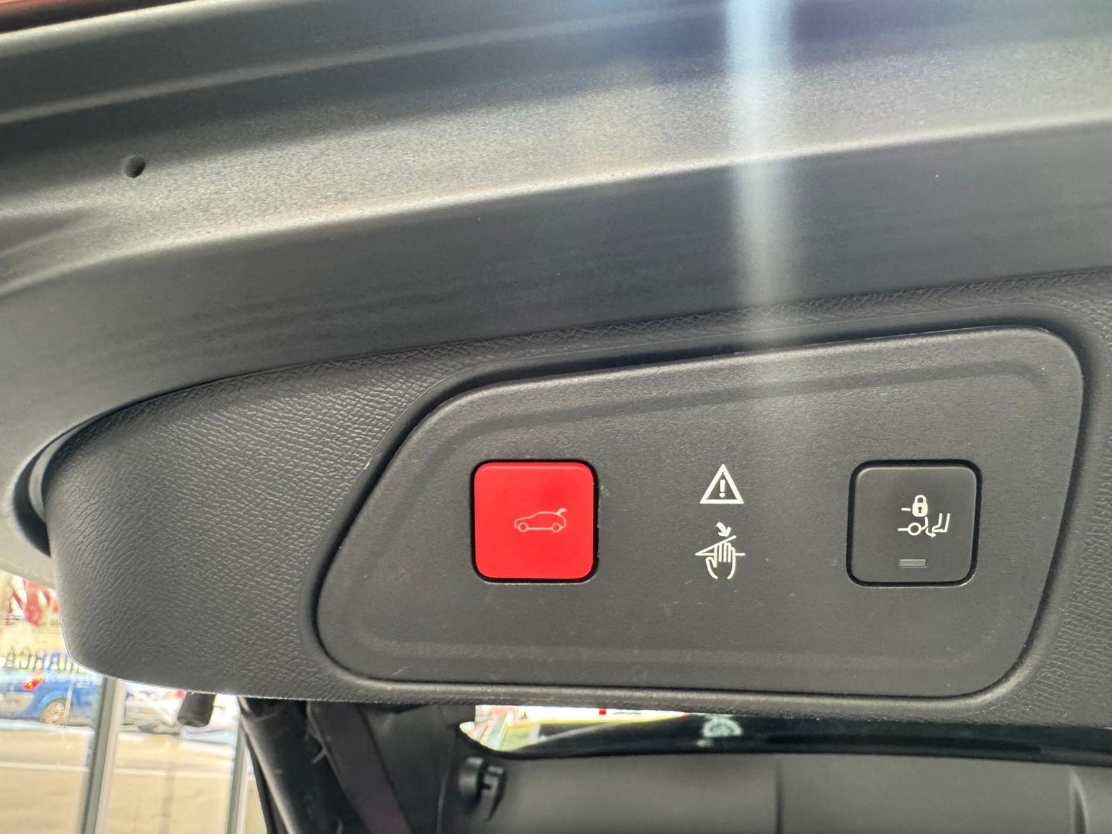 PEUGEOT 3008 2.0 BLUEHDI GT AUTO SS - Imagen 15