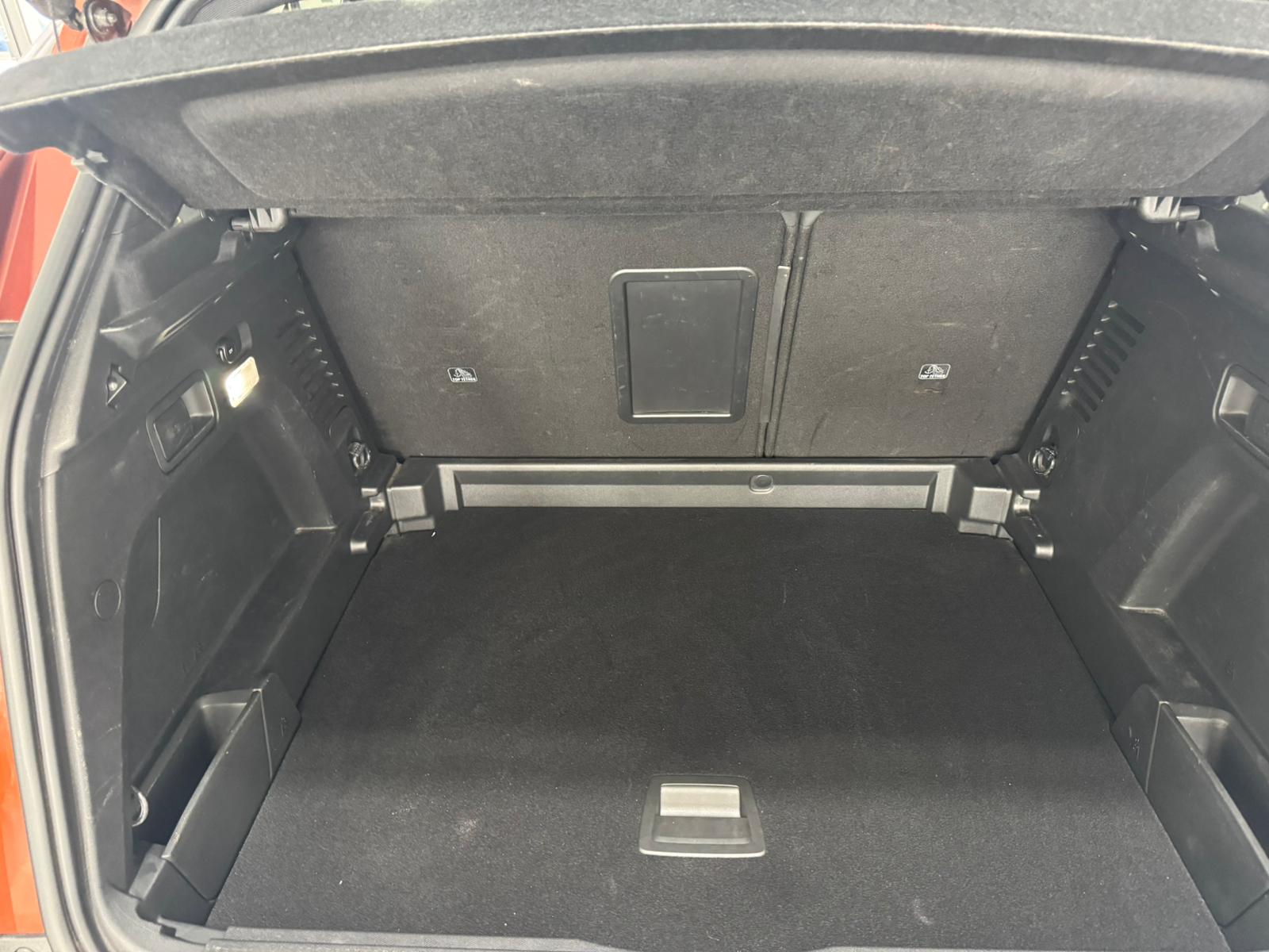 PEUGEOT 3008 2.0 BLUEHDI GT AUTO SS - Imagen 16