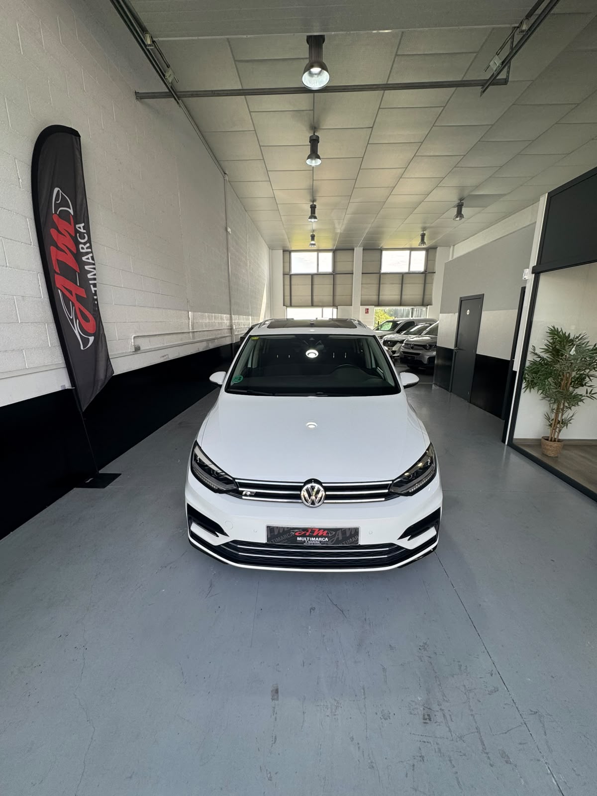 VW Touran 2.0 TDI R-Line - Imagen 2
