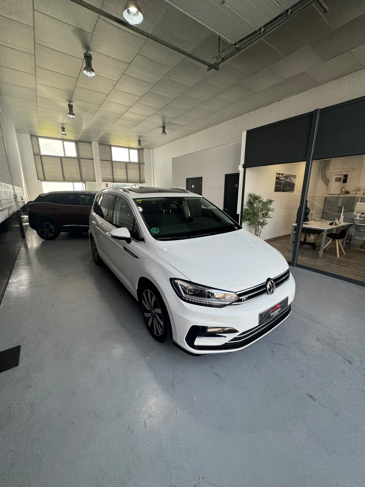 VW Touran 2.0 TDI R-Line - Imagen 3