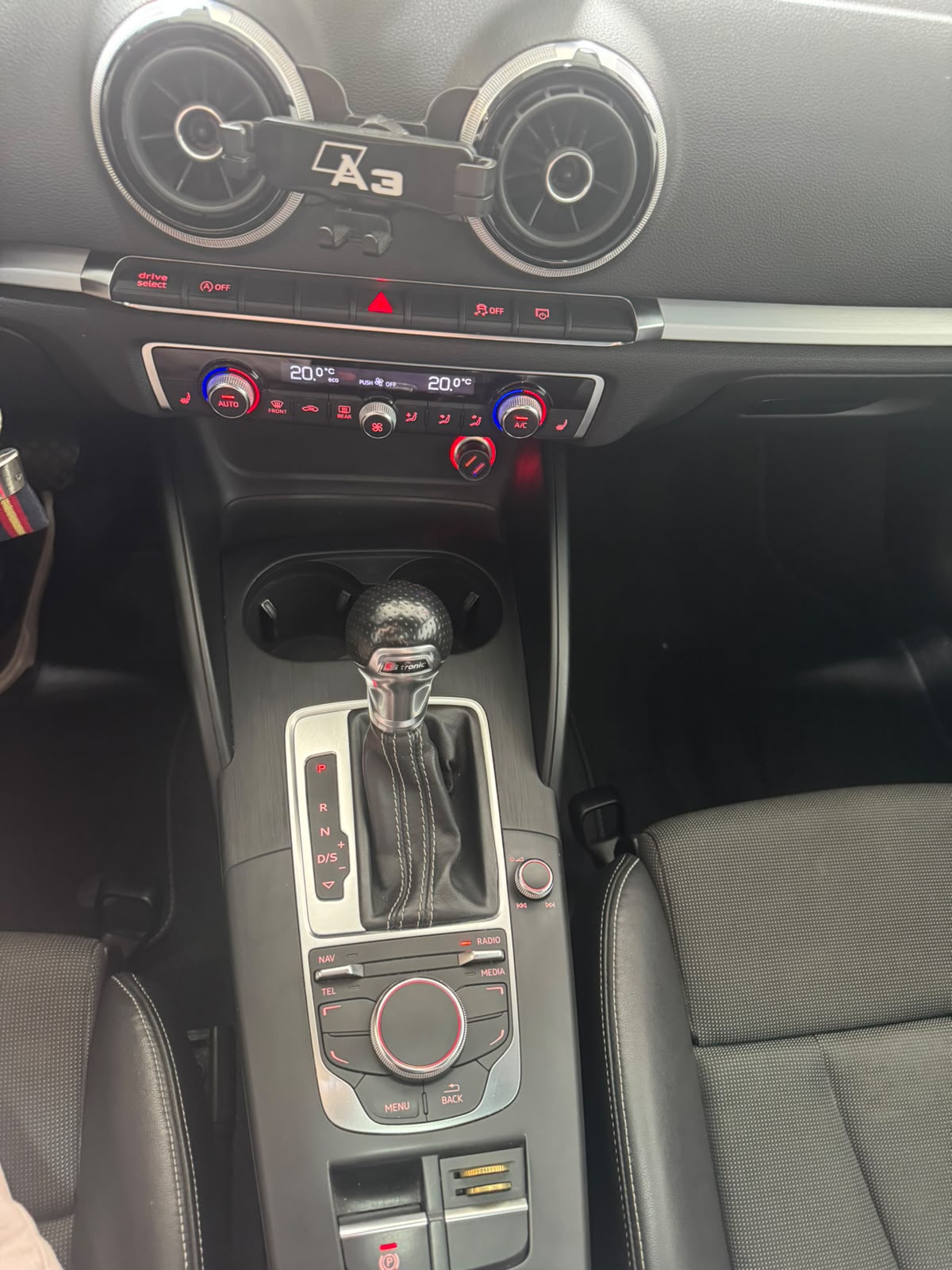 AUDI A3 2.0 TDI S tronic Ambition - Imagen 22