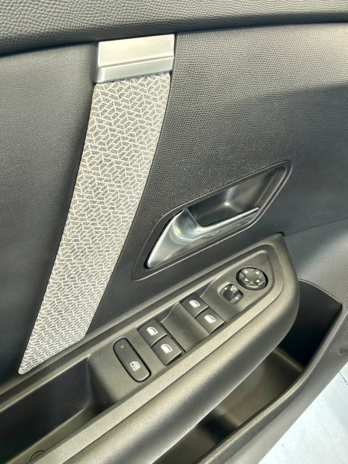 CITROEN C4 BlueHDi 130 SS EAT8 Feel Pack - Imagen 26