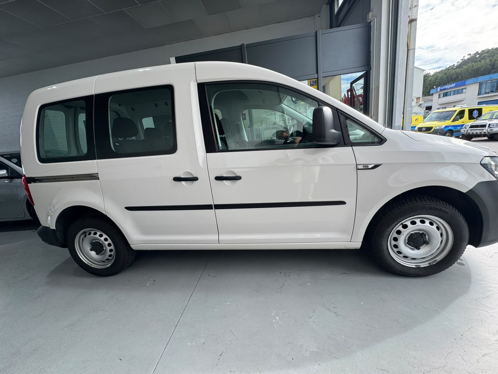 Volkswagen Caddy Trendline 2.0 TDI - Imagen 5