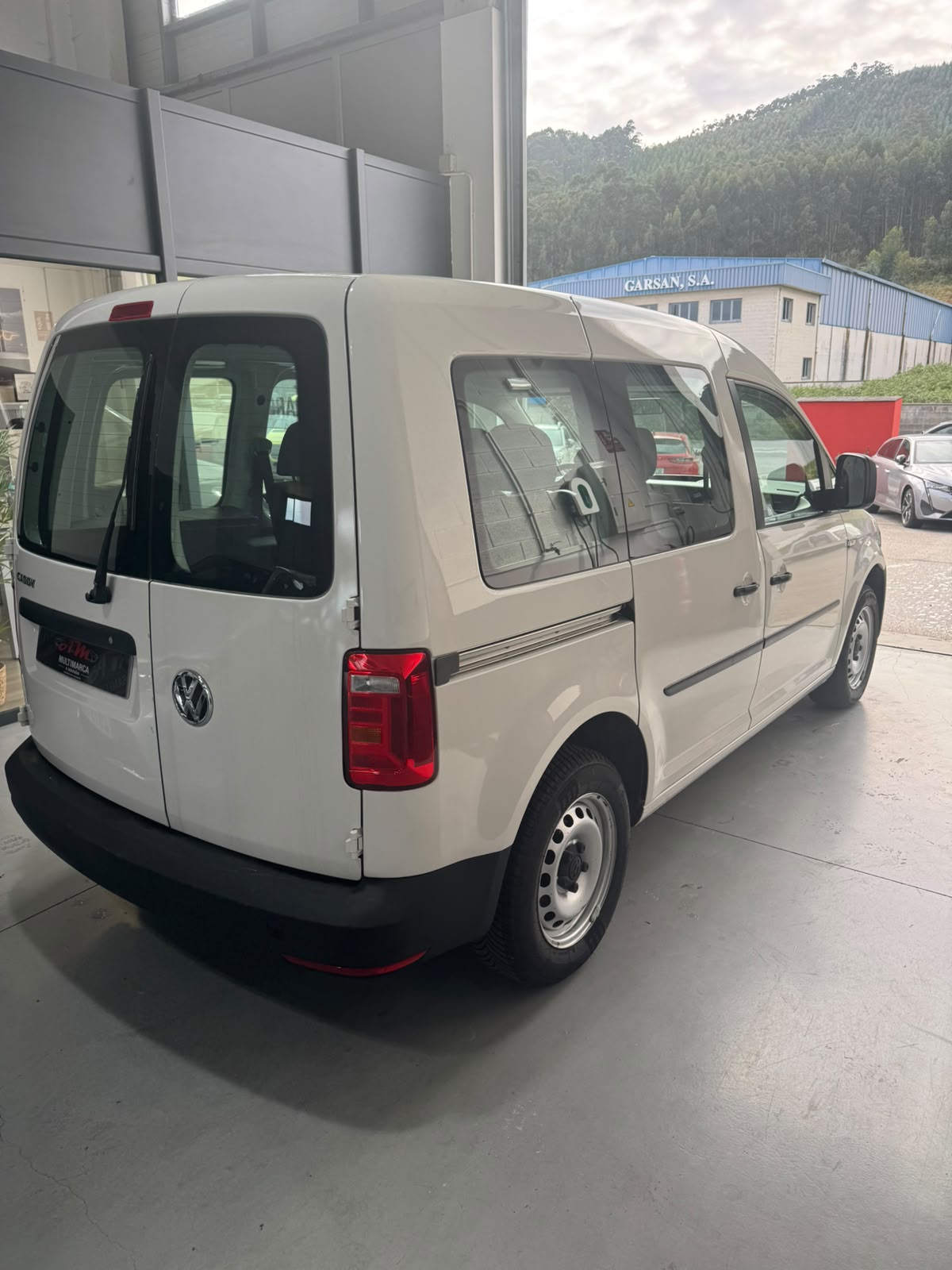 Volkswagen Caddy Trendline 2.0 TDI - Imagen 6