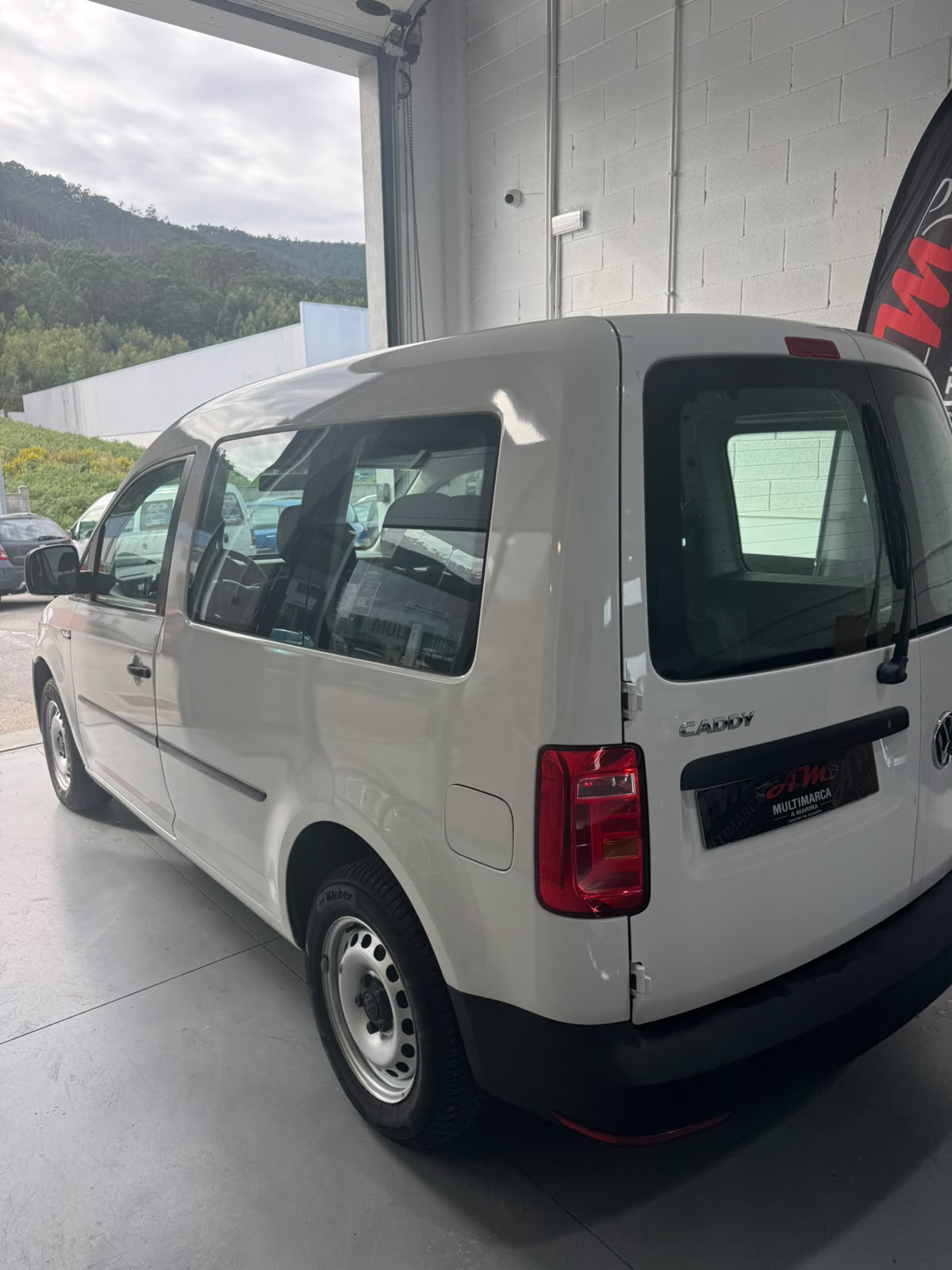 Volkswagen Caddy Trendline 2.0 TDI - Imagen 8