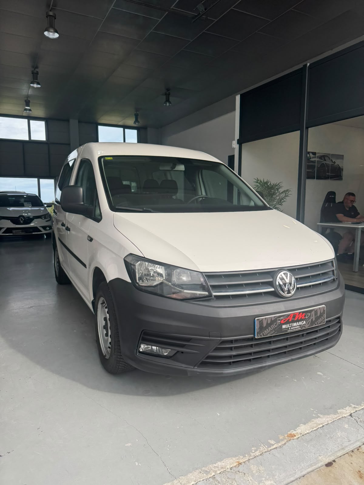 Volkswagen Caddy Trendline 2.0 TDI - Imagen 4